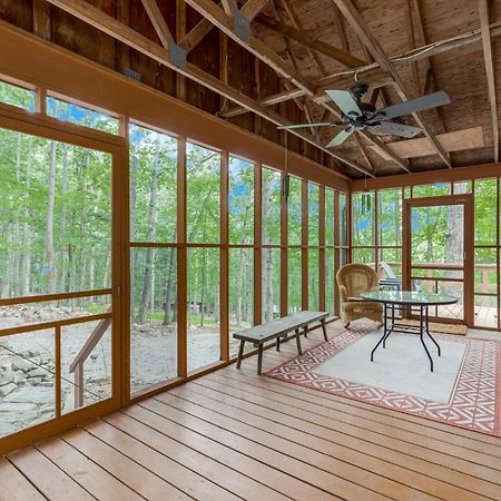 Secluded W Hot Tub, Fire Pit, Deck & Updated Wifi Great Cacapon Екстериор снимка