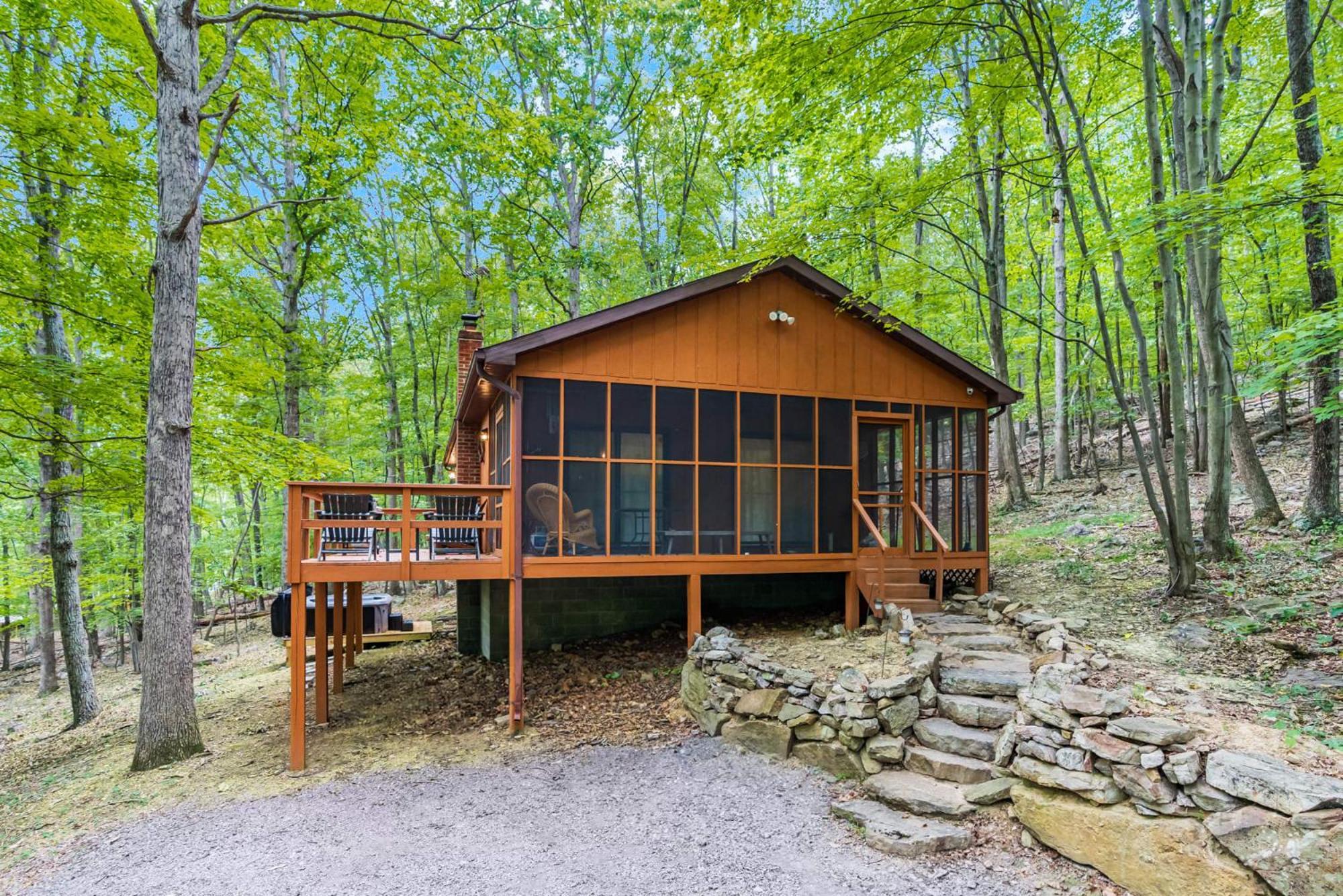 Secluded W Hot Tub, Fire Pit, Deck & Updated Wifi Great Cacapon Екстериор снимка